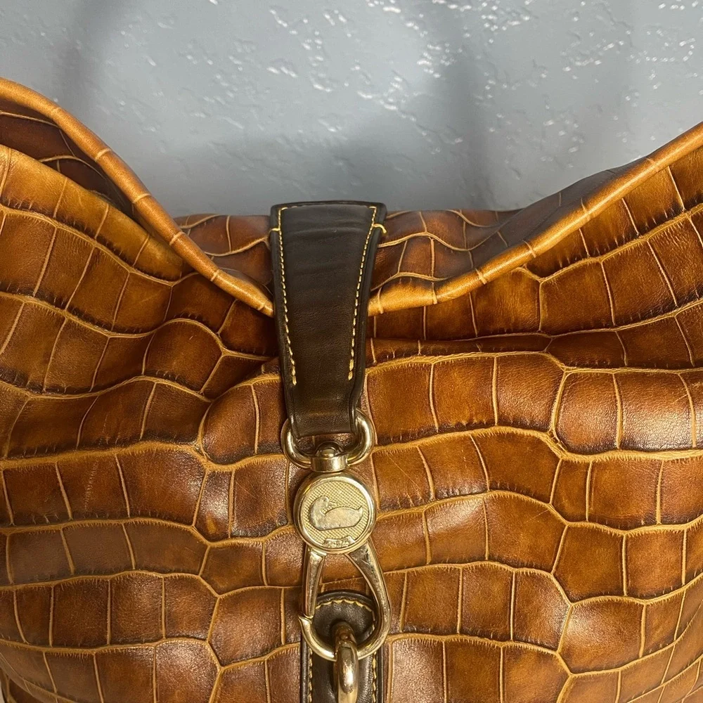 Dooney & Bourke Croco Embossed Logo Lock Sac Hobo leather Bag sn# J3362320